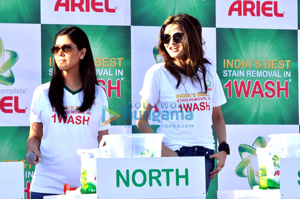 raveena sakshi at ariel attempt for a guinness world record 5