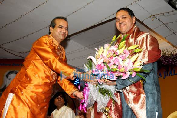 ustad ghulam mustafa khan honored at the 14th vasantotsav 12