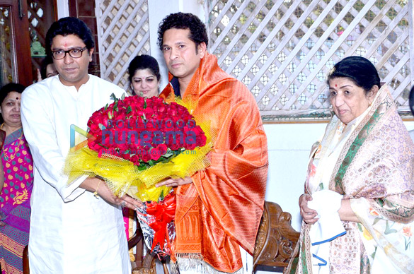 Lata Mangeshkar & Sachin Tendulkar honoured by Raj Thackeray
