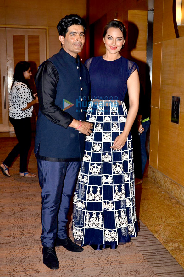 sonakshi kajol kangna walk at lfw 2014 opening 22