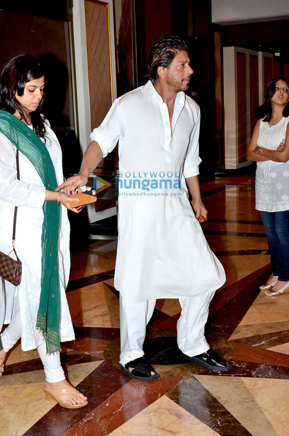 celebs attend bobby chawlas prayer meet 24