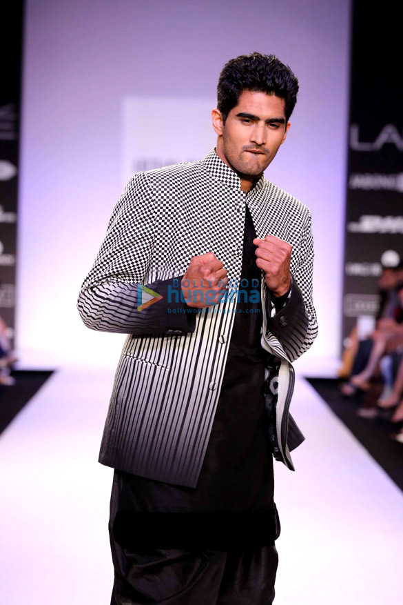 cast of fugly at lakme fashion week 2014 6