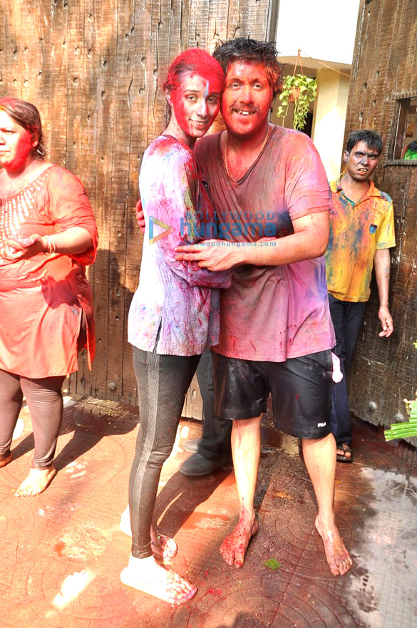 bappi lahiri celebrates holi 4