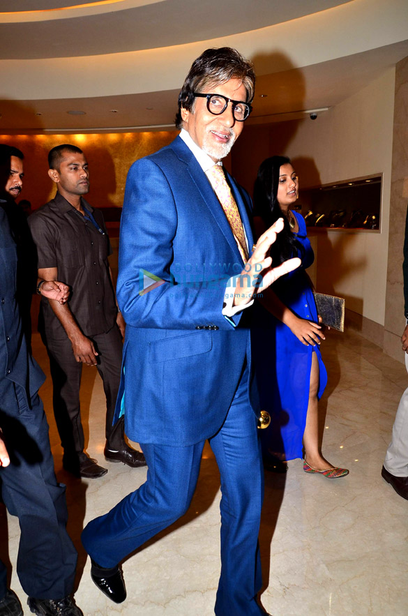 amitabh bachchan graces nri of the year awards 19
