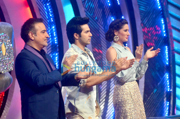 varun nargis ileana big b at boogie woogies grand finale 9