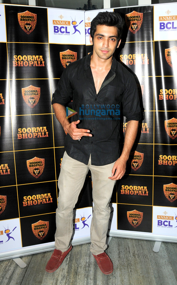 launch of sara khans team soorma bhopali for box cricket league 25