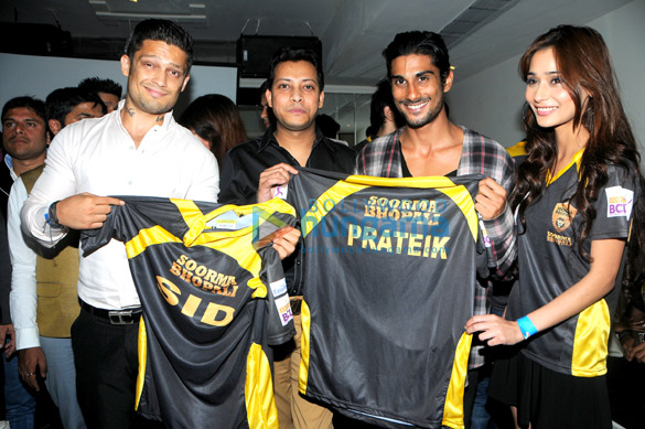 launch of sara khans team soorma bhopali for box cricket league 5