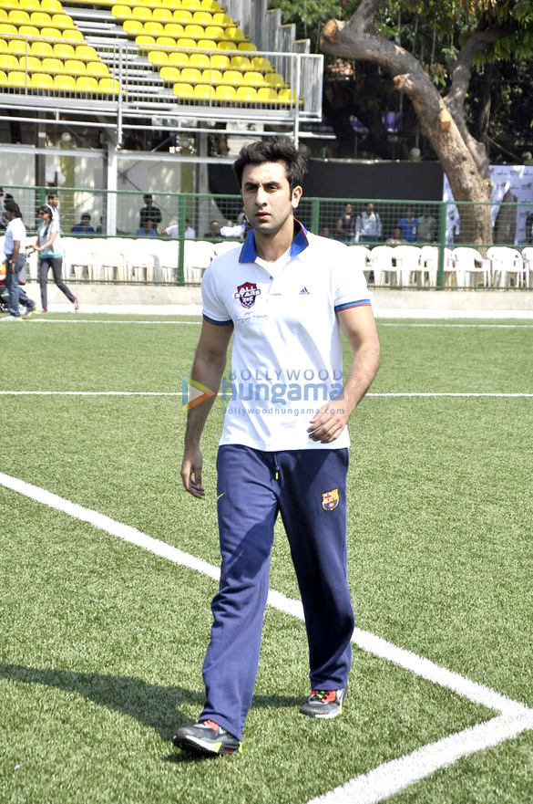 ranbir kapoor abhishek bachchan at all stars football charity match 24