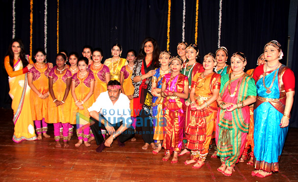 celebs cheer kathak bharata naytam on world dance day 2