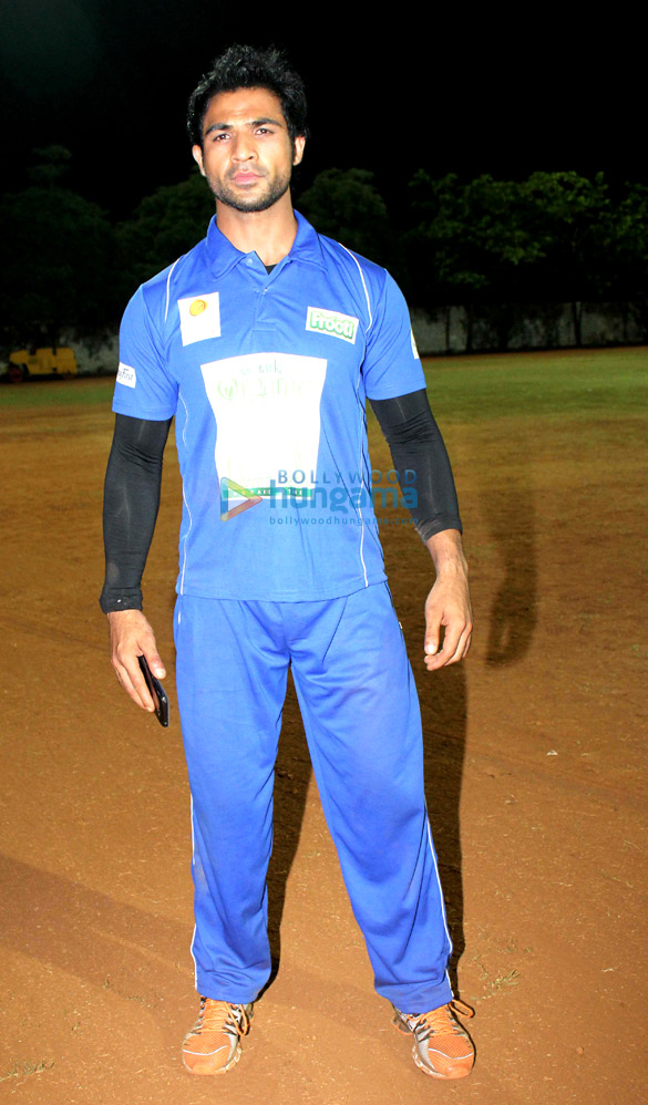 celebs at the gold charity cricket match 15