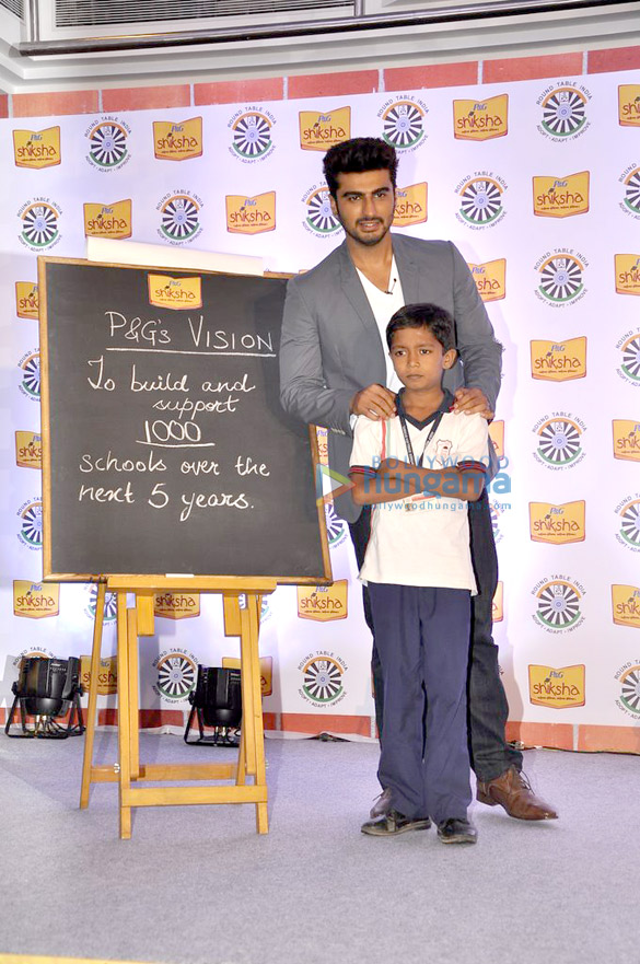 arjun kapoor promotes pg shiksha at palladium 8
