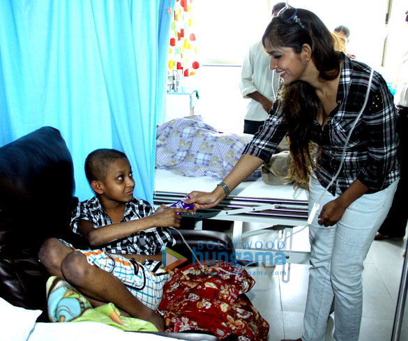 tanisha singh visits the tata memorial cancer ward to celebrate mothers day 10
