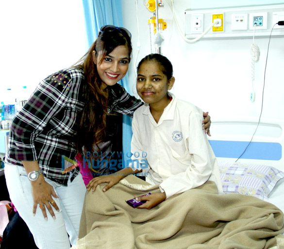 tanisha singh visits the tata memorial cancer ward to celebrate mothers day 2
