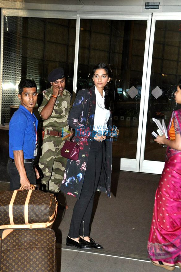 sonam rhea kapoor snapped leaving for the cannes film festival 2014 4