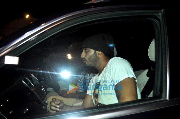 sonakshi rings in her birthday with arjun sidharth close friends 8