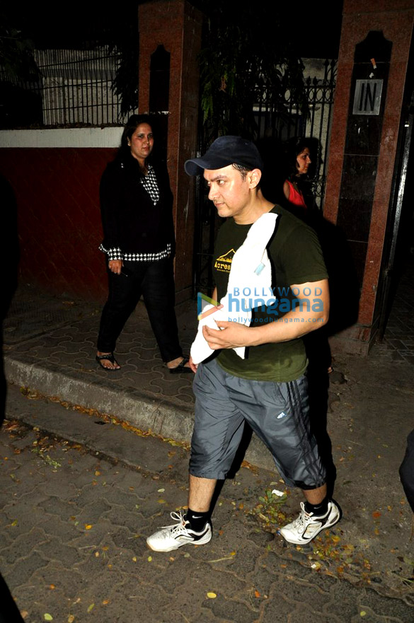 aamir khan snapped at khar gymkhana 4
