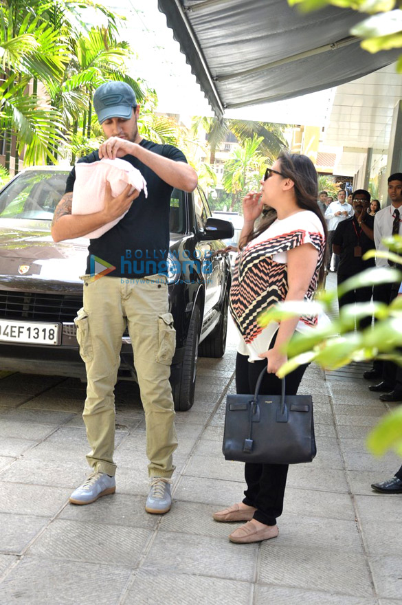imran avantika snapped with new born baby girl 6