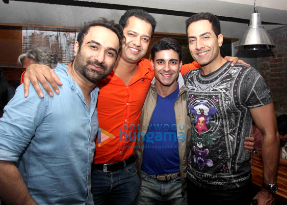 celebs at the launch of brickhouse cafe bar at lokhandwala complex 2