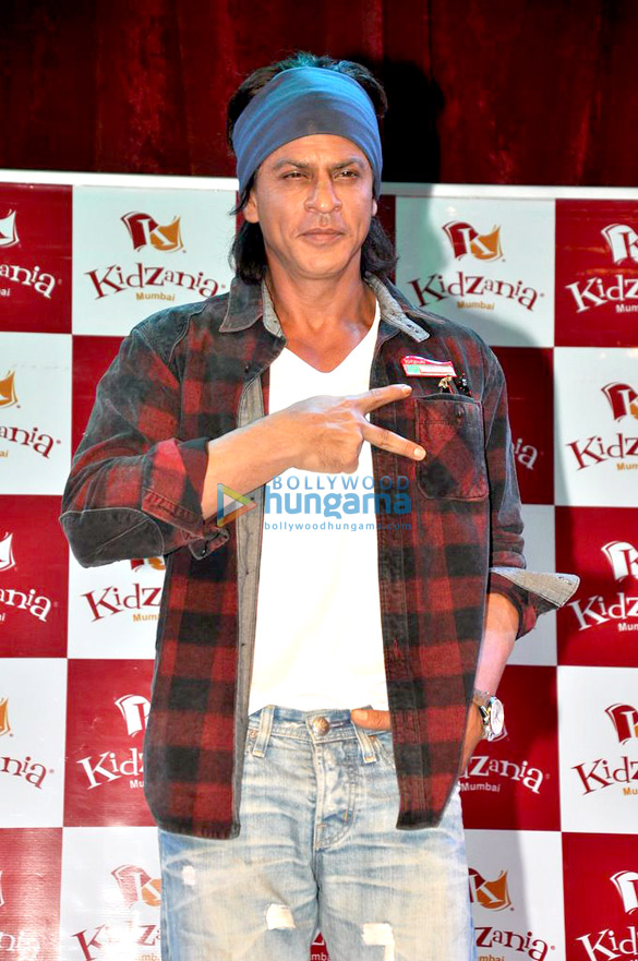 shah rukh khan celebrates fathers day at kidzania 6