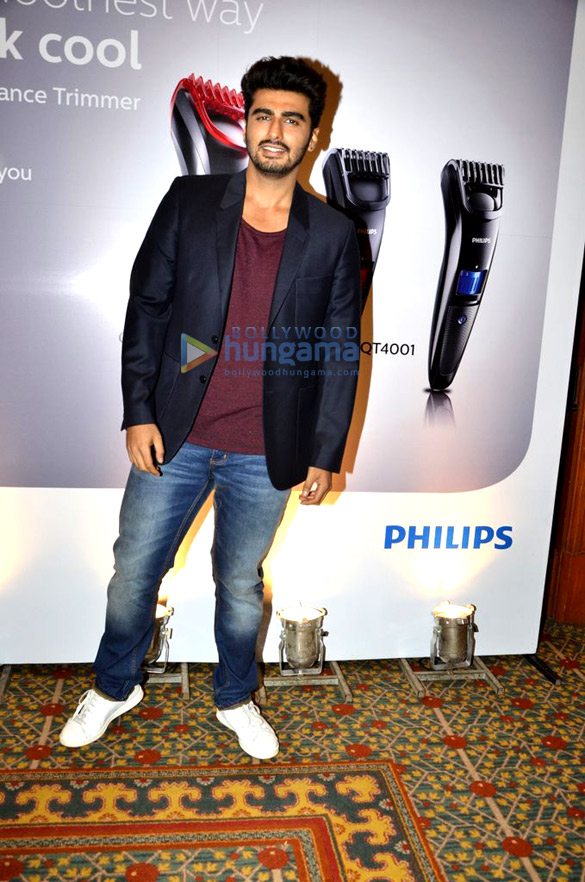arjun kapoor endorses philips indias male grooming range 12