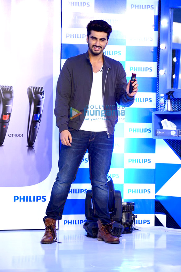 arjun kapoor endorses philips indias male grooming range 7