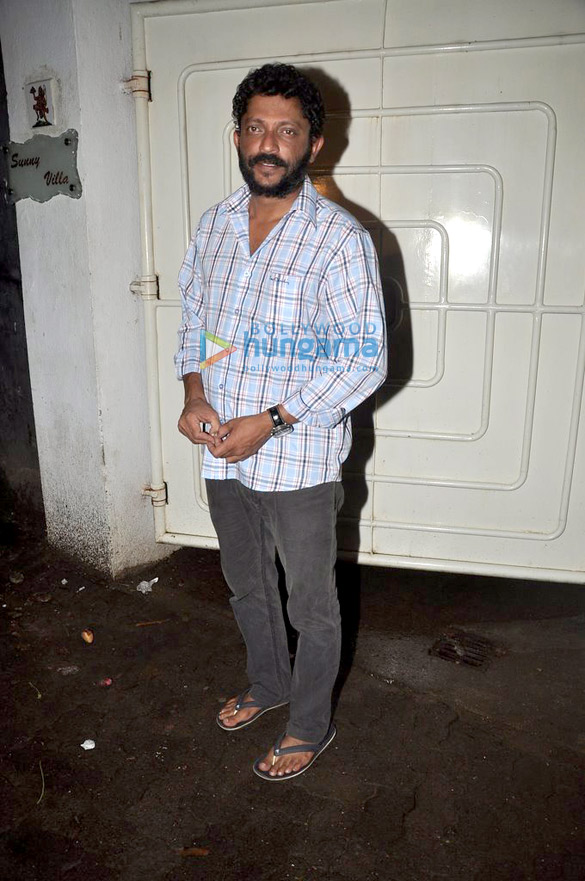 riteish hosts a special screening of lai bhaari for family friends 5