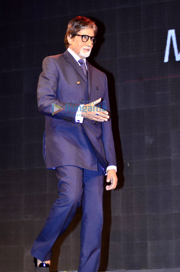 amitabh bachchan unveils new lg g3 smart phone 11