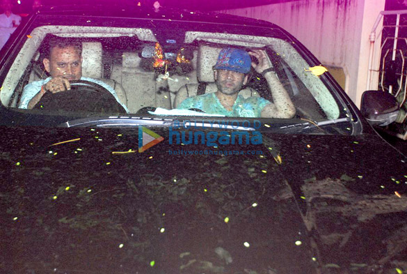tusshar kapoor snapped in a unshaven look at pvr 2