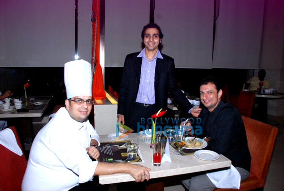 rushad rana of adlalat snapped at holiday inns lucknow food fest 6