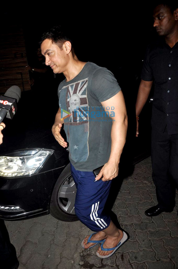 aamir khan snapped with fans 4