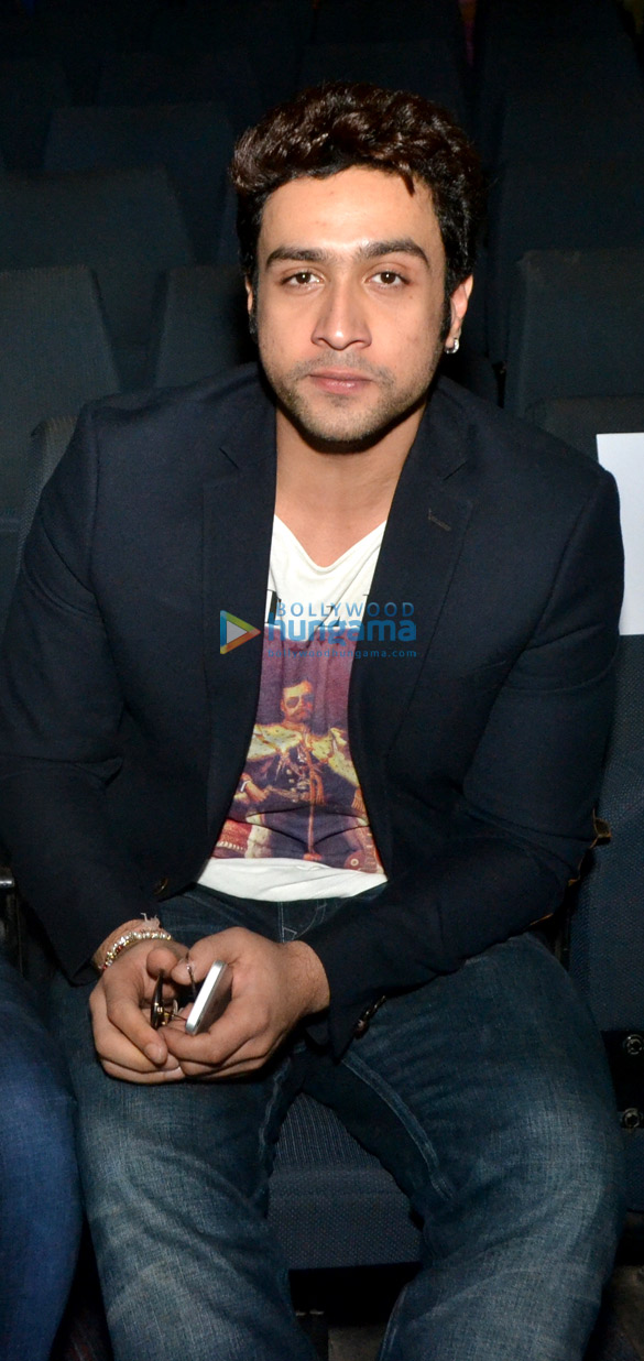 lesle lewis performs at the iimun 4