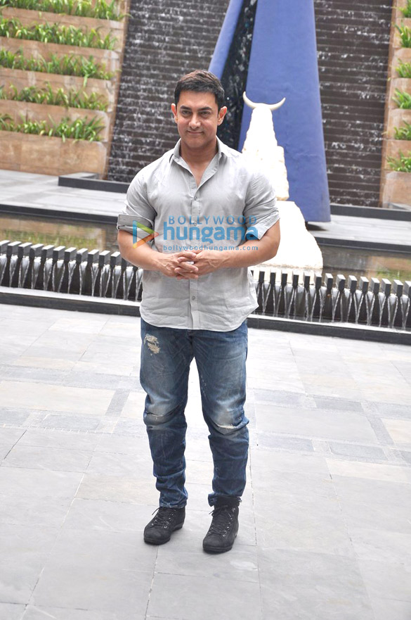 aamir khan attends the young inspirators network 6