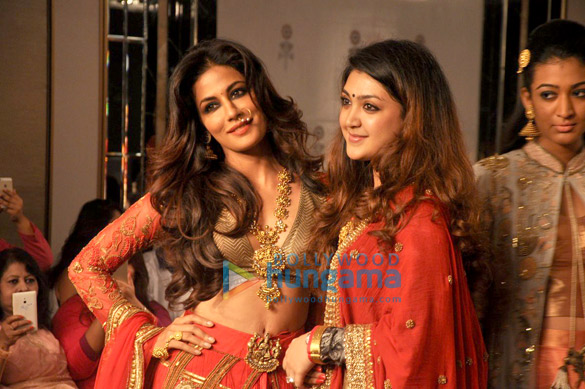chitrangda walks for harshita at lfw 2014 day 3 7