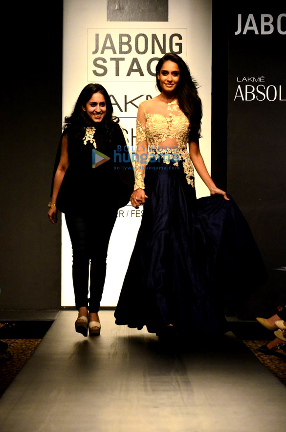 lisa haydon walks for ridhi mehra at lfw 2014 day 5 5