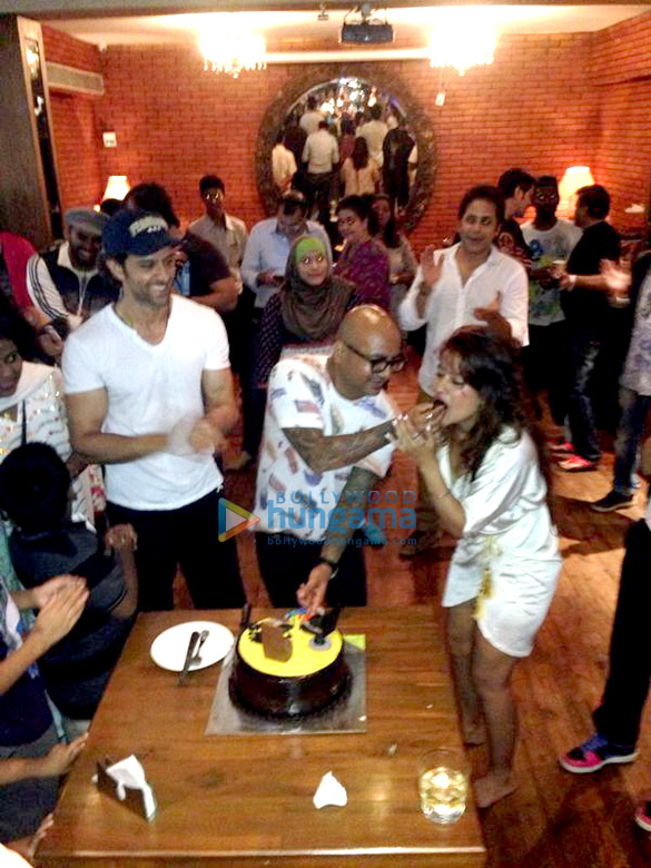 aalim hakims surprise birthday bash by wife shano 3