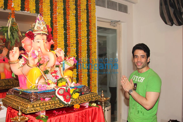tusshar jeetendra celebrates ganesh chaturthi 4
