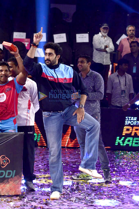 abhishek bachchans team wins pro kabbadi grand finale 7