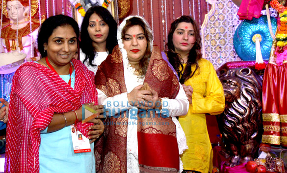 celebs took darshan and blessings at andheri cha raja 12