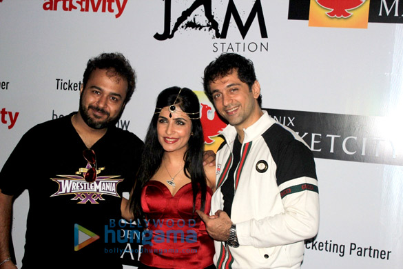 shibani kashyap performs at pheonix marketcity 3