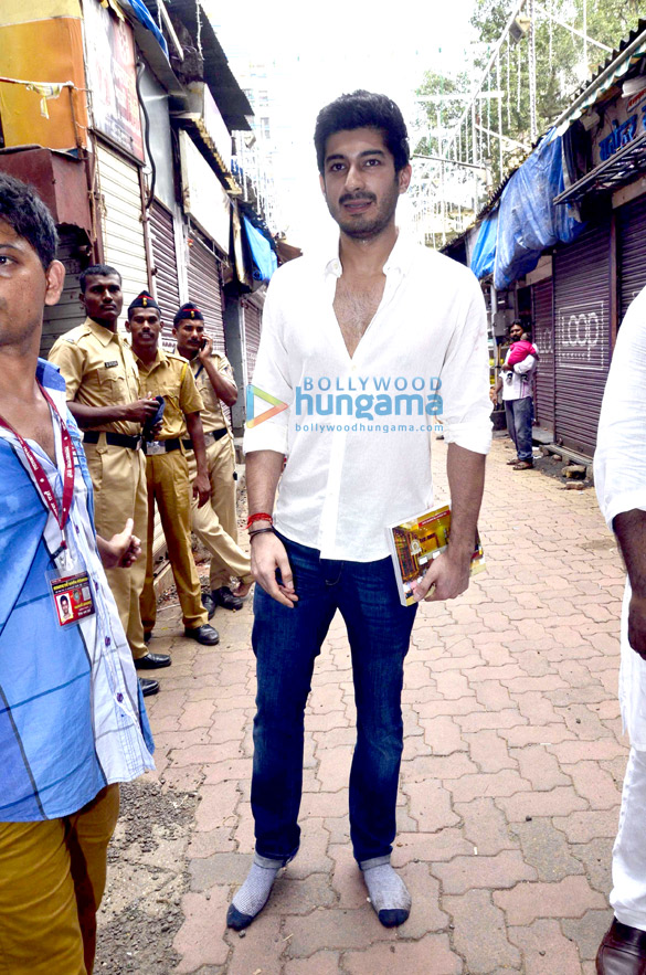 mohit marwah visits lalbaugh cha raja 6