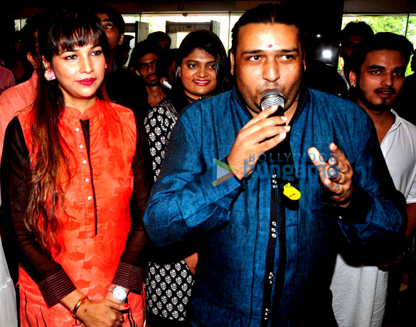 stars visit eco friendly big green ganesha at inorbit mall 21