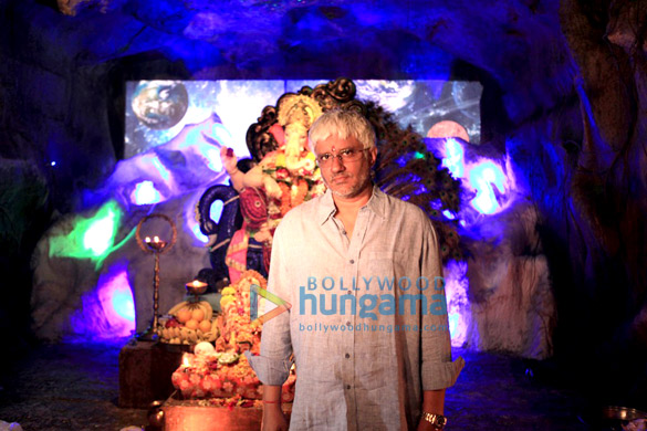 vikram bhatt bhushan kumar divya khosla kumar at the t series ganpati visarjan 2