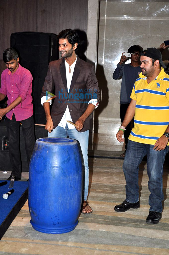 purab kohli tara sharma at footsteps goods fund raiser event 5