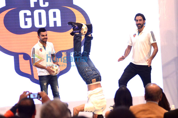 varun dhawan unveils fc goa look for indian super league 6