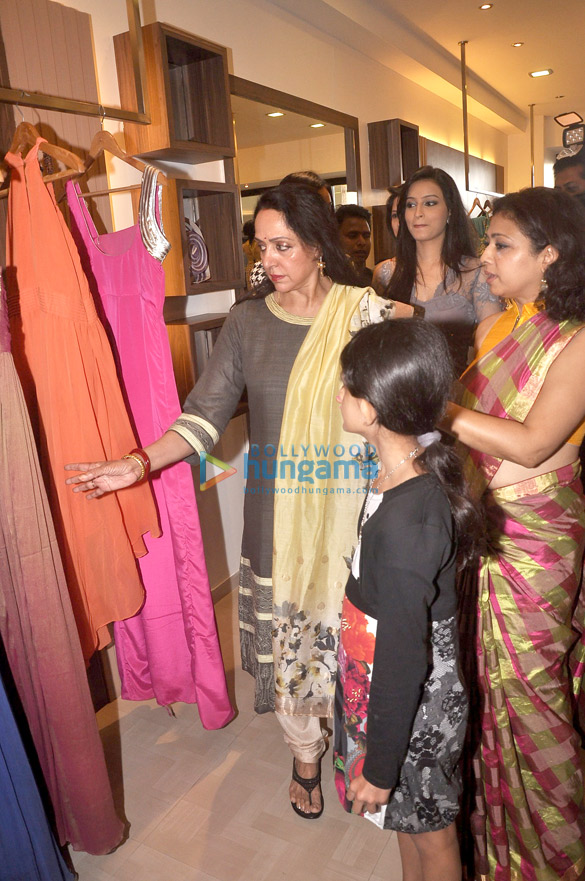 hema malini visits atharva institute 3