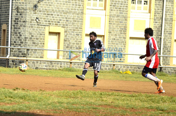 dino morea others snapped playing football 4