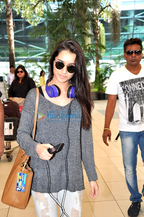 shraddha kapoor shahid kapoor dhanush snapped at the airport 4