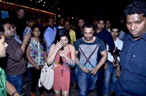 aamir khan snapped at prithivi theatre 5