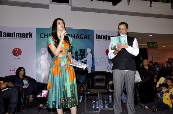 kirti sanon ekta kapoor at the launch chetan bhagats new book half girlfriend 5