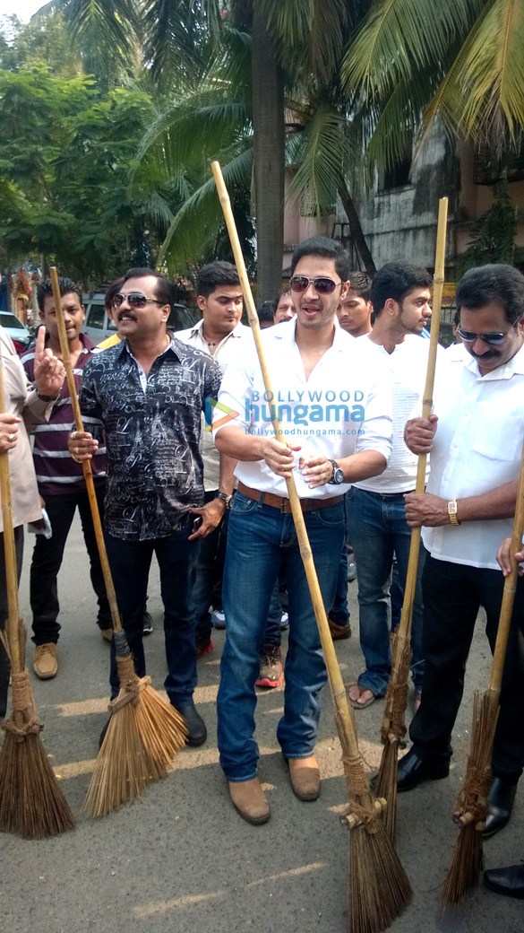 shreyas talpade at the swach bharat abhiyaan 6